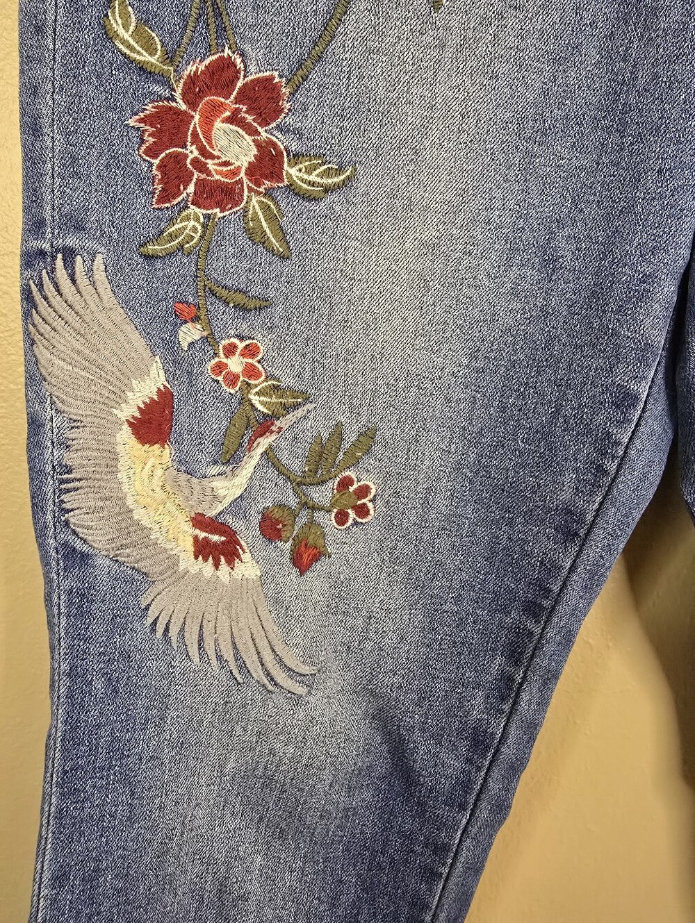 Nanette Lepore HW Astor Skinny Jeans Embroidered Floral Bird Crane Size 2 - Picture 4 of 11